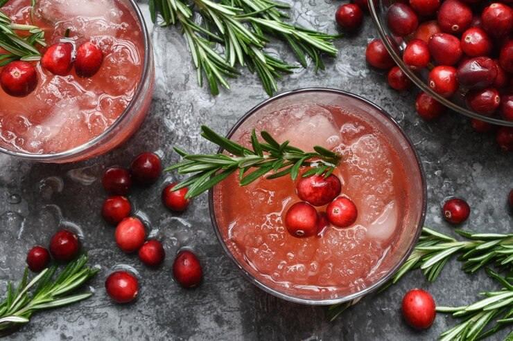 vodka and cranberry cocktail